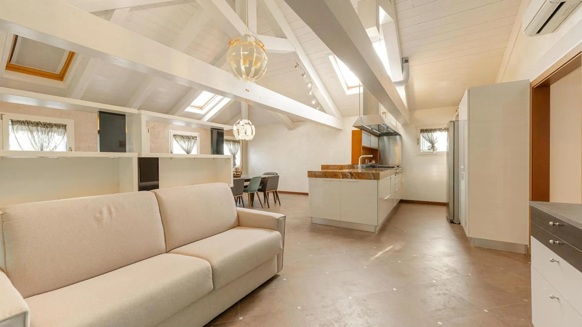 Luxury Burano Penthouse With Lagoon View Terrace 0*,  Itálie