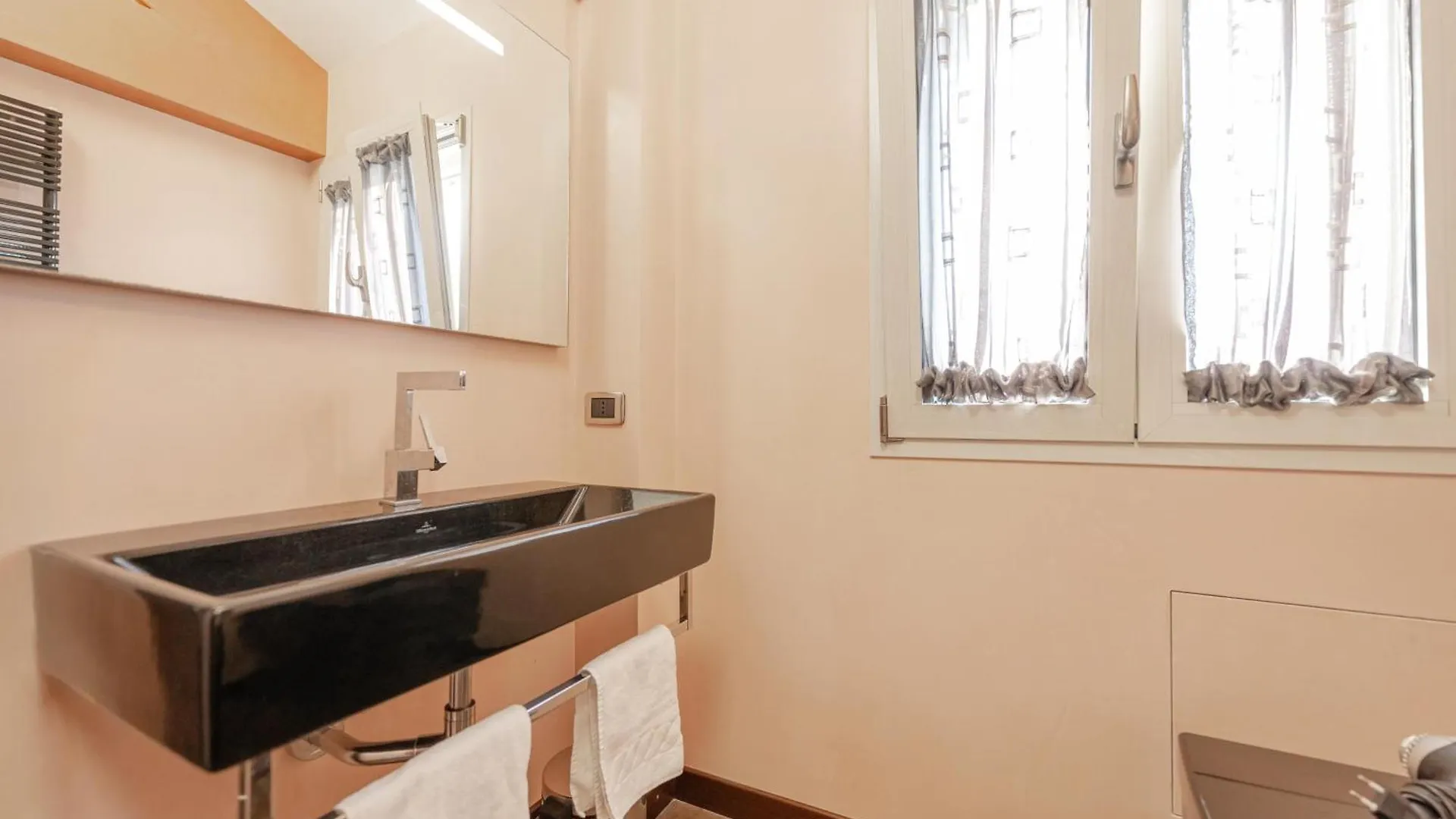 Apartmán Luxury Burano Penthouse With Lagoon View Terrace